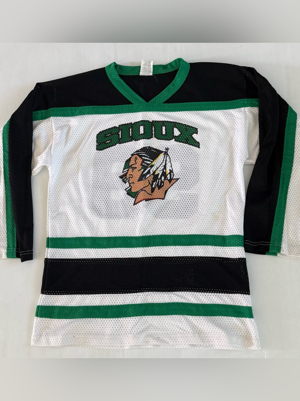 Vintage North Dakota Fighting Sioux Hockey Jersey Small  Athletic Knit